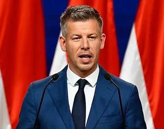 匈牙利新当选的领导人毛焦尔最新表态来了:
4月12号，他表示会访问北京，也希望我