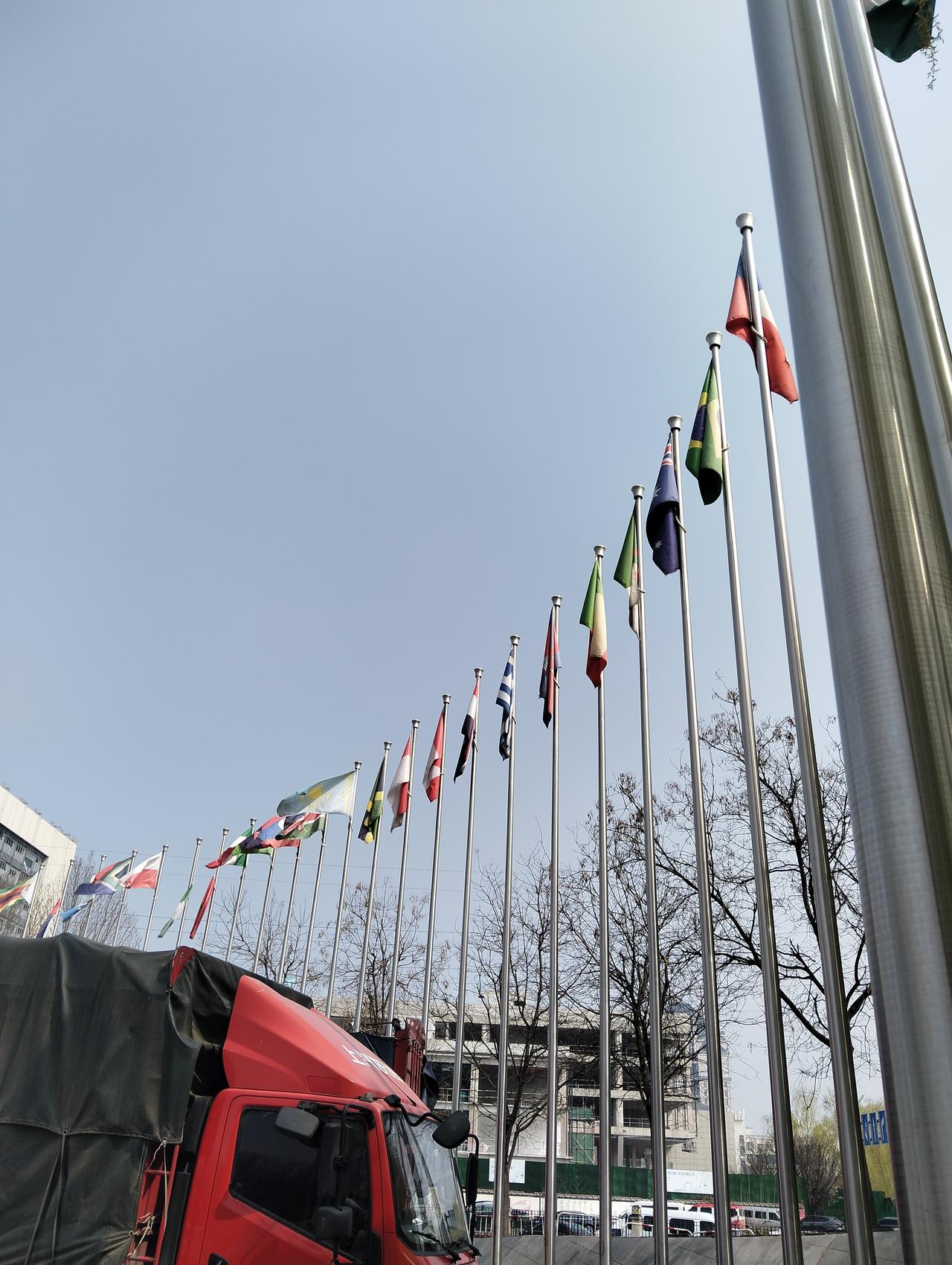 到山东临沂，逛中国大集。沂蒙山水格外亲，又踏上你的土地，故乡，我回来了。