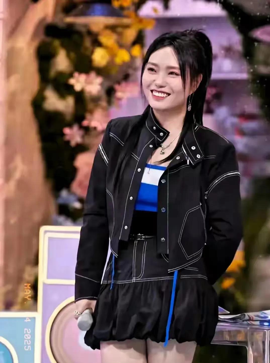 我觉得李雪琴也不会因为这件事就塌房。
开过公司的人都知道，有经济纠纷也正常。无论