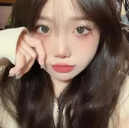 甜美少女风，粉嫩妆容，温柔自拍，萌趣可爱！精致少女自拍 甜美自拍 清透少女感妆容