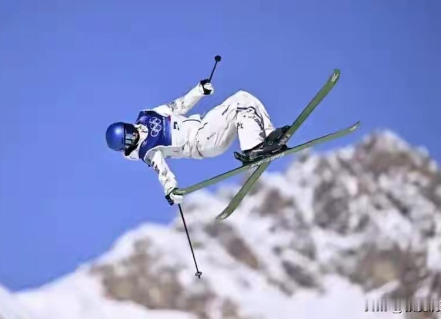 一银一铜，米兰冬奥会，中国队的首枚金牌，似乎与球迷的预期来得稍微晚了一点，但是夺