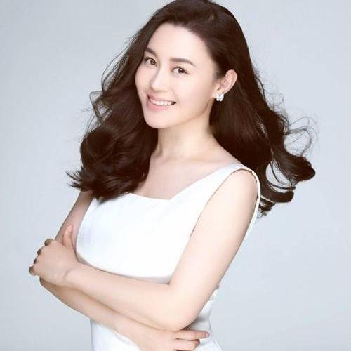 凭杨晓燕出圈，绯闻常年缠身，43岁关婷娜的婚事愁坏父母
爱看《乡村爱情》的朋友，