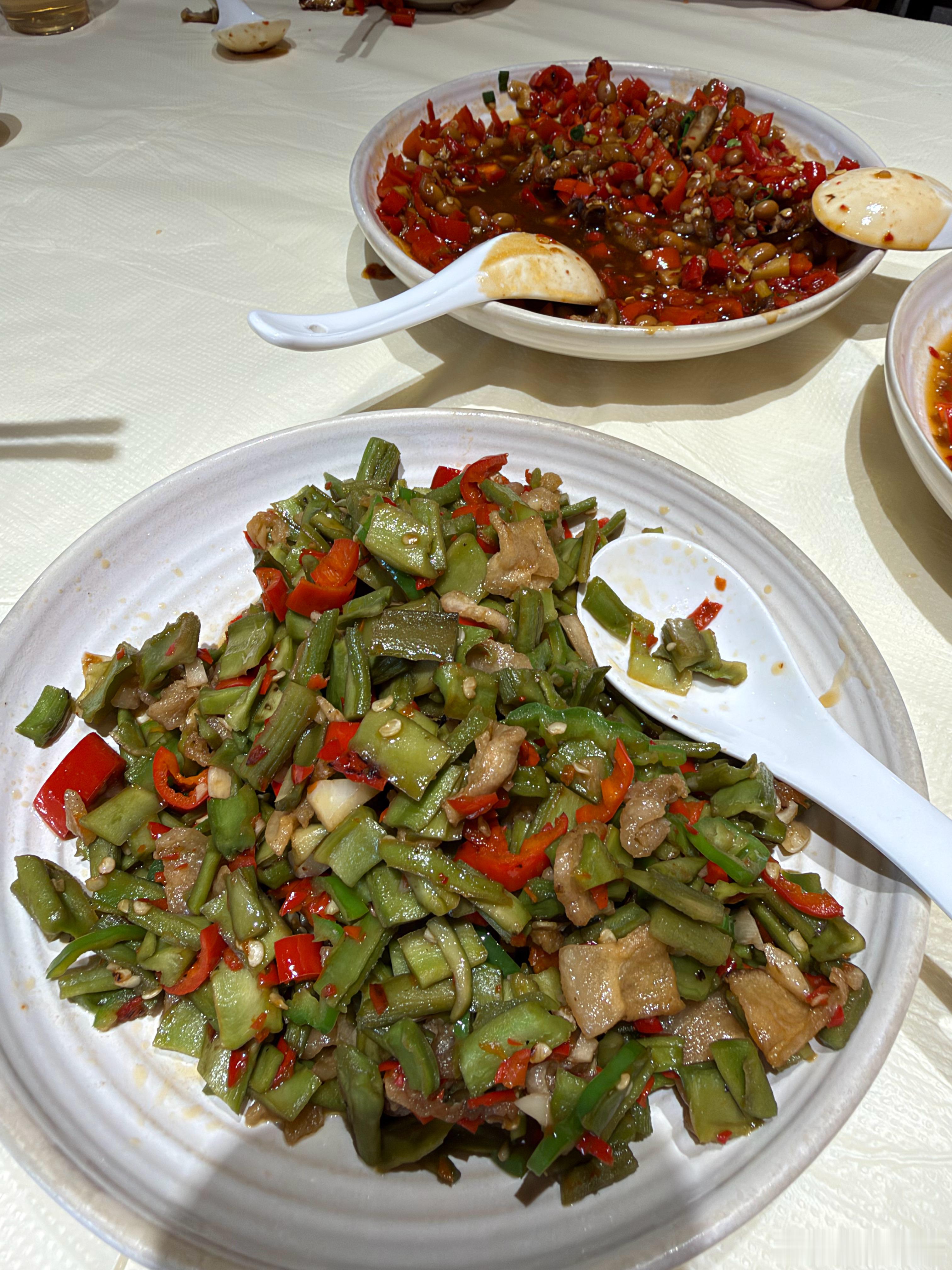 没次只要吃江西菜，米饭一定都要吃几碗，太下饭了[舔屏] ​​​