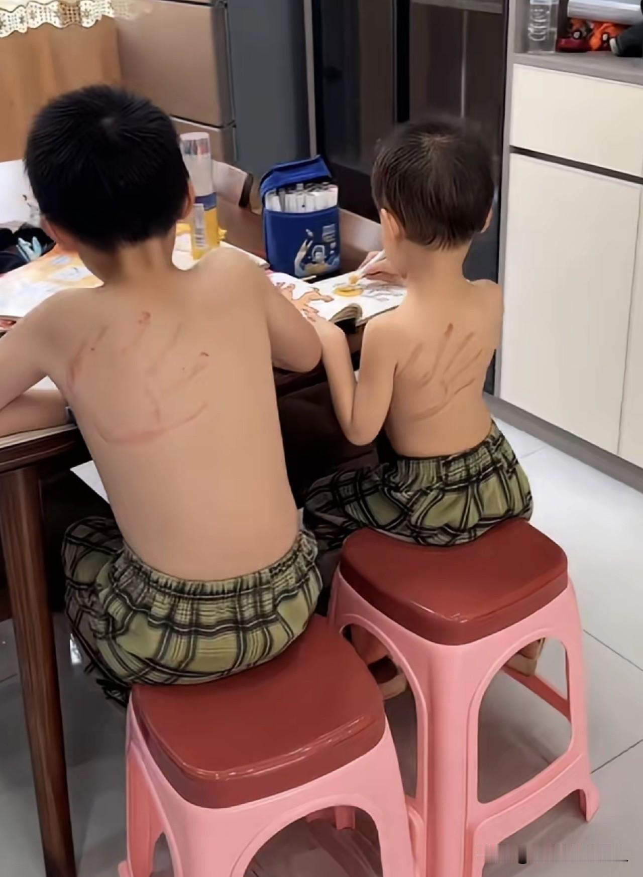 假期里这么自律的孩子真不多见啊，这位家长是我们学校的榜样[赞][赞][赞]