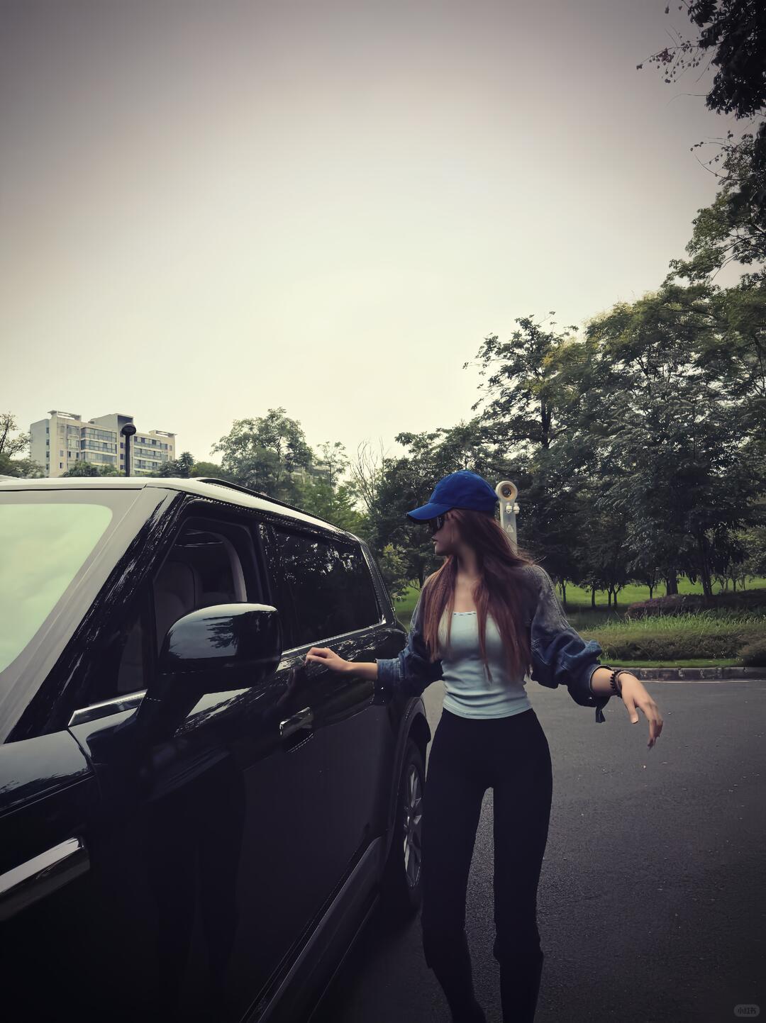 杨幂[超话]  杨幂同款的影响力，一位女生拿下享界豪华硬派SUV，还是幂最喜欢的