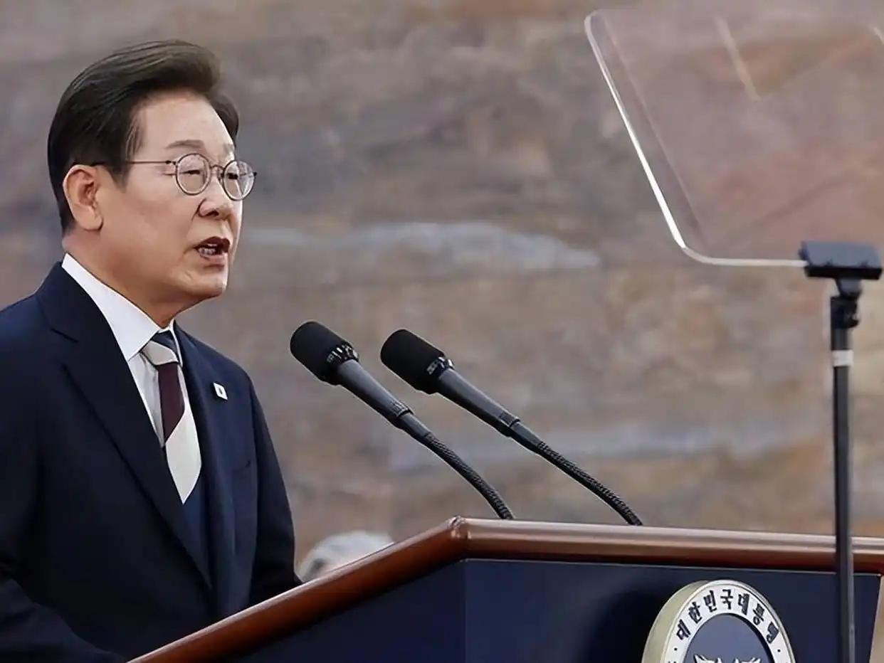 李在明怒怼以色列，“小韩最严厉的父亲”，如何让韩国突然血性？
常年被美军“拿捏”