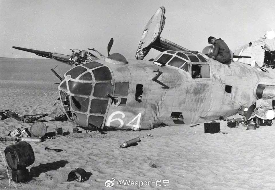 烽火问鼎计划 1943 年 4 月 4 日中午过后，一架绰号“好淑女”的B-24