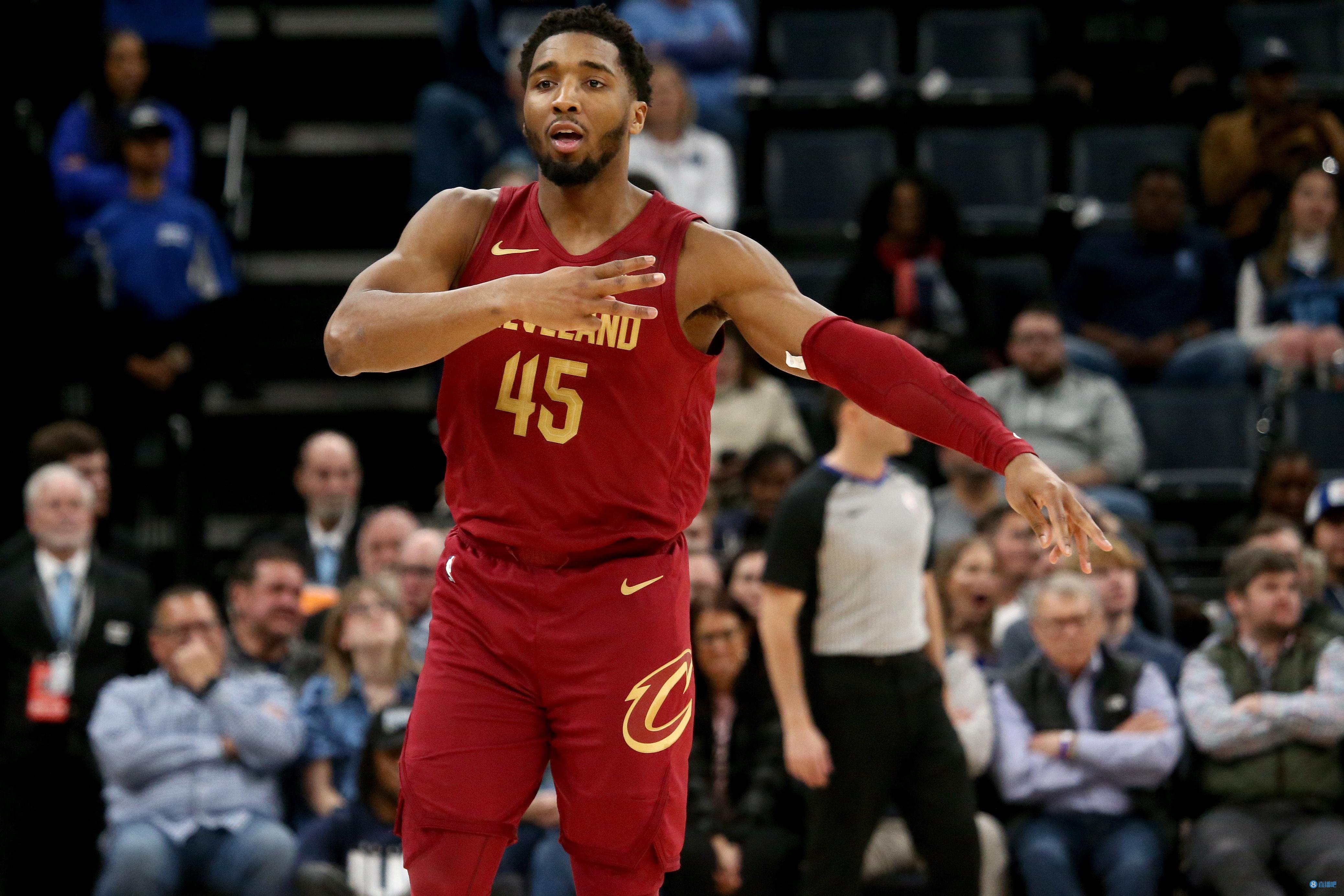 今天的米切尔你打多少分?骑士108-105险胜公牛。米切尔稳定输出，拿到30分6