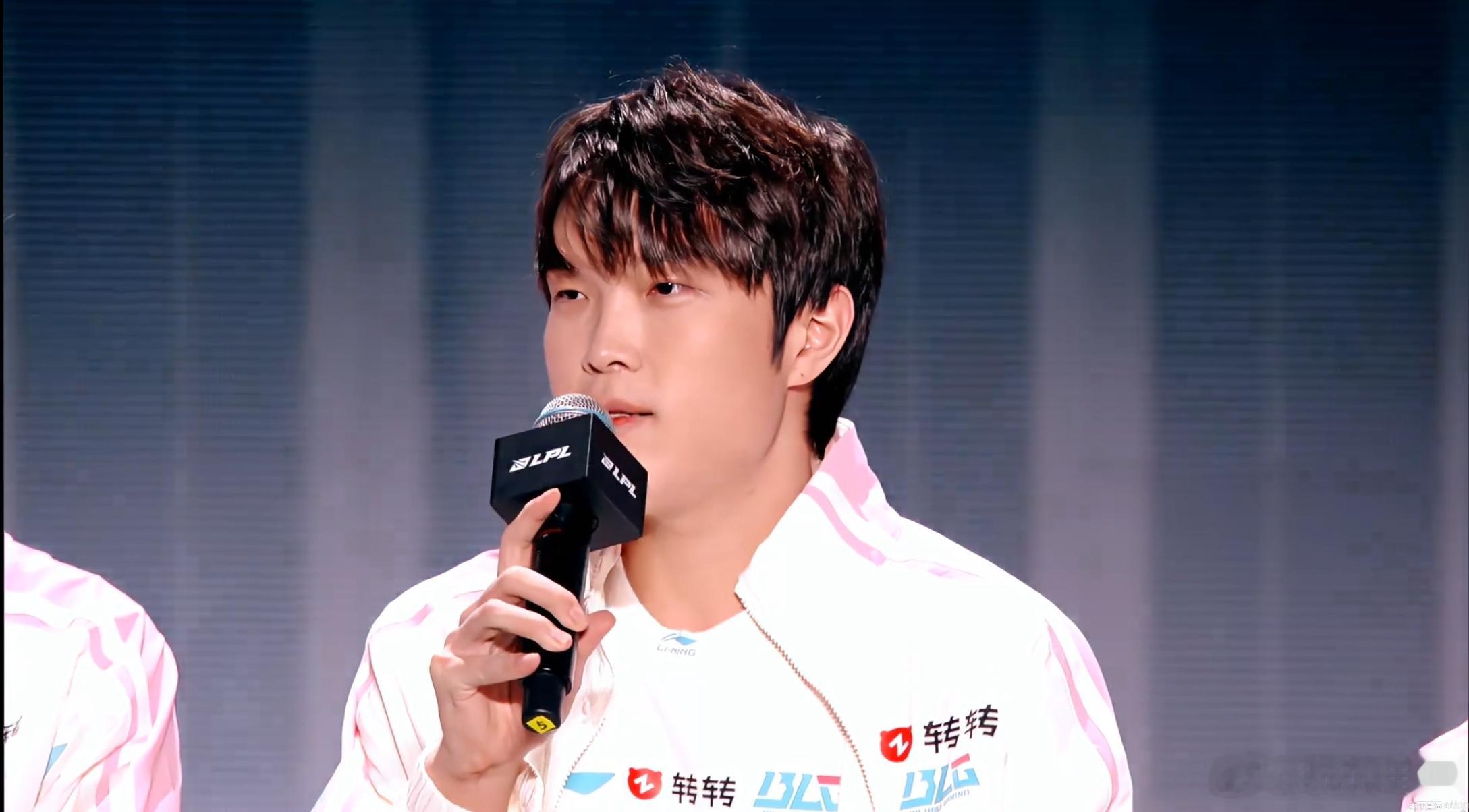 Bn："说实话今天没想到会打满，感觉明天的比赛会比今天轻松很多。"Knight第
