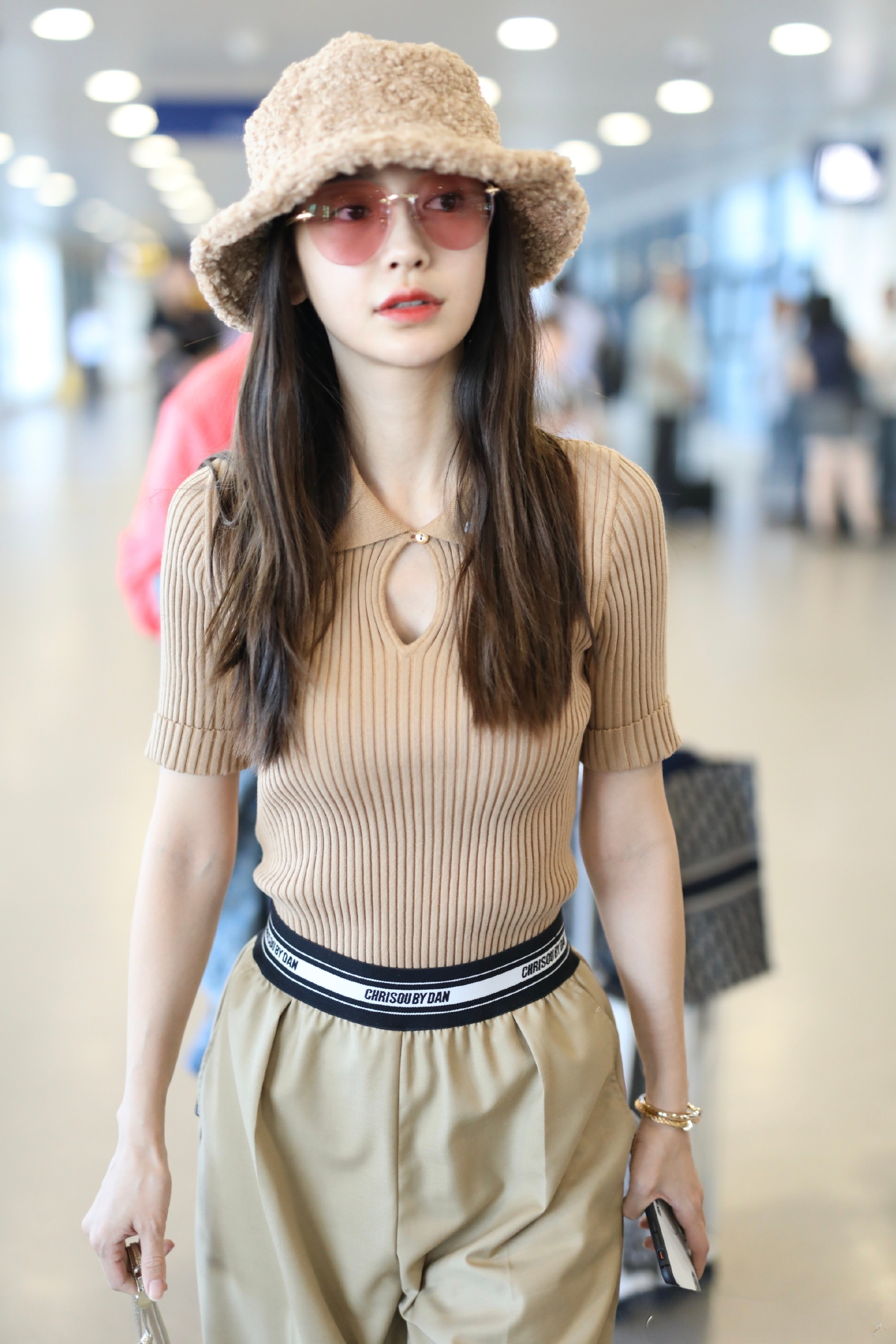 angelababy  angelababy三拾澄明七堇新荔 “我的眼睛是一台相