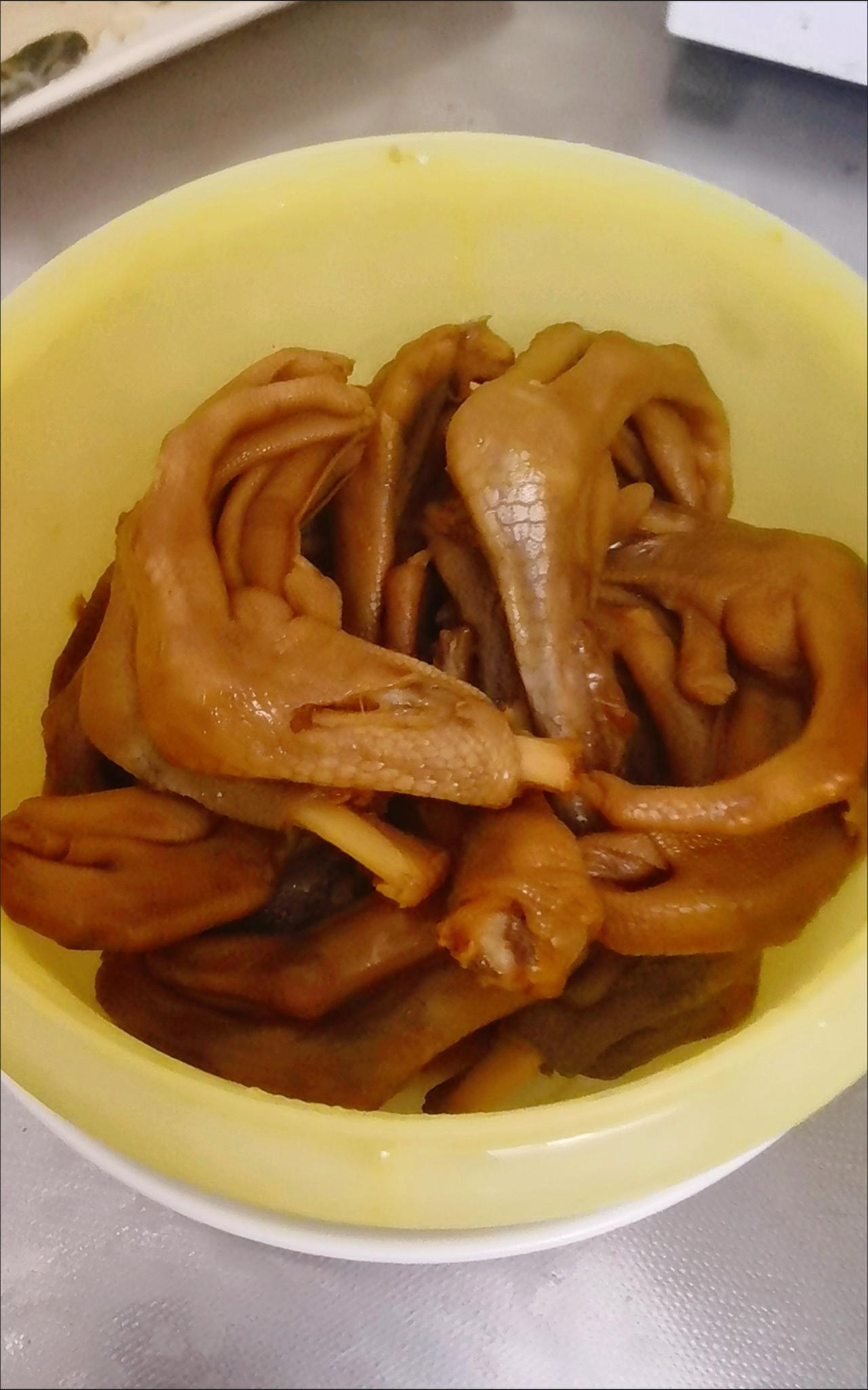 变聪明了才能与他们一起赚钱，不要恨机构，机构是我们的同道。我们也是要赚钱的，赚谁