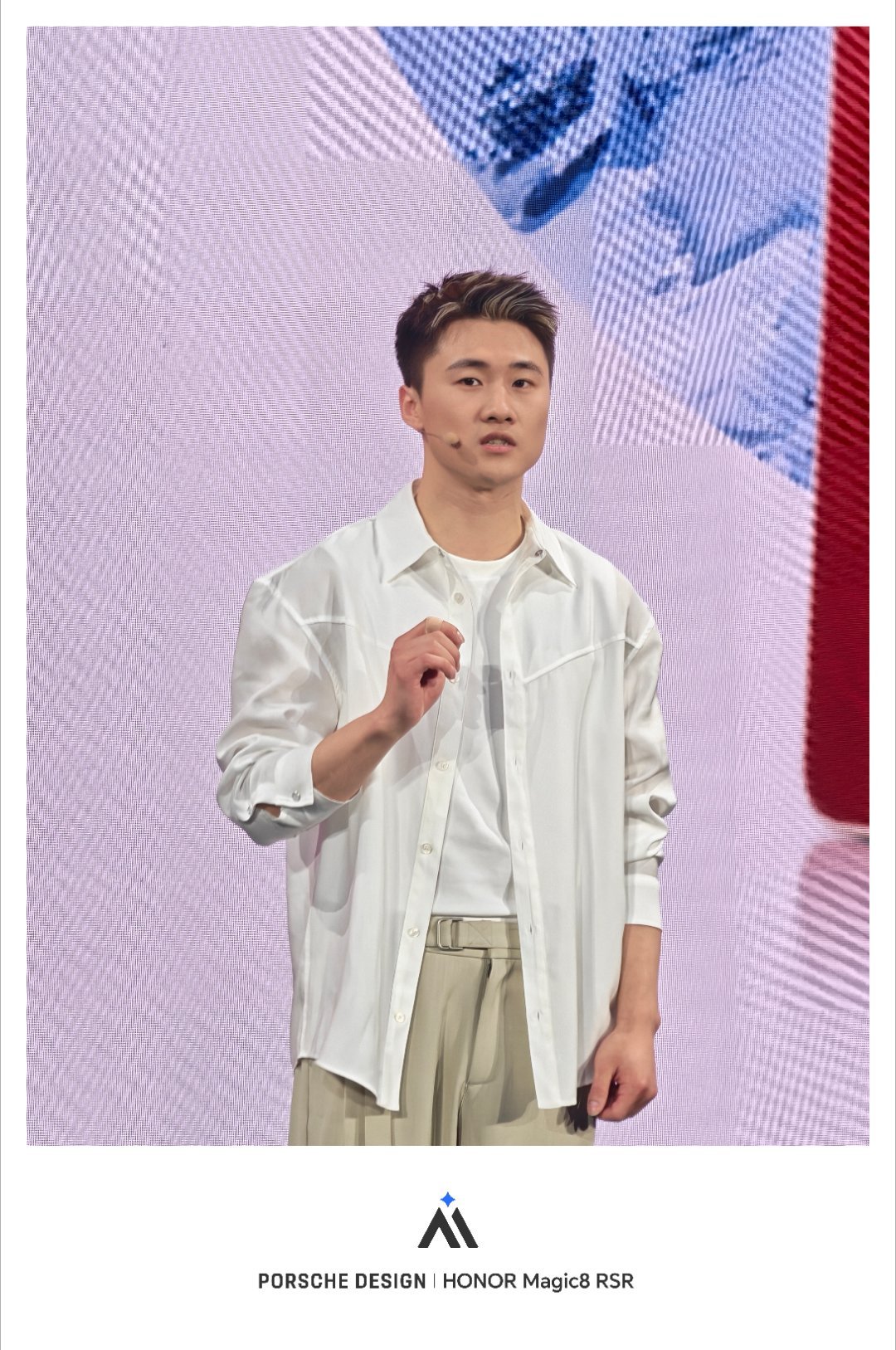 荣耀发布会米兰冬奥会自由式滑雪空中技巧奥运冠军徐梦桃和王心迪都有荣耀Magic 