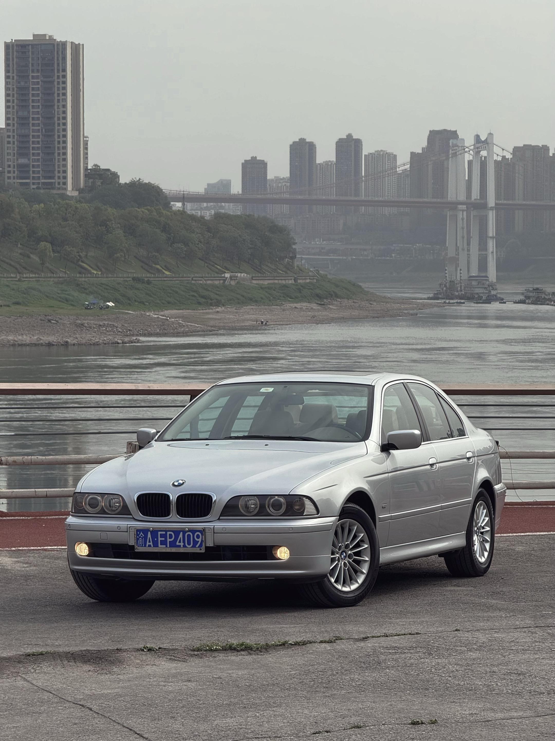 经典老车 BMW-530i.