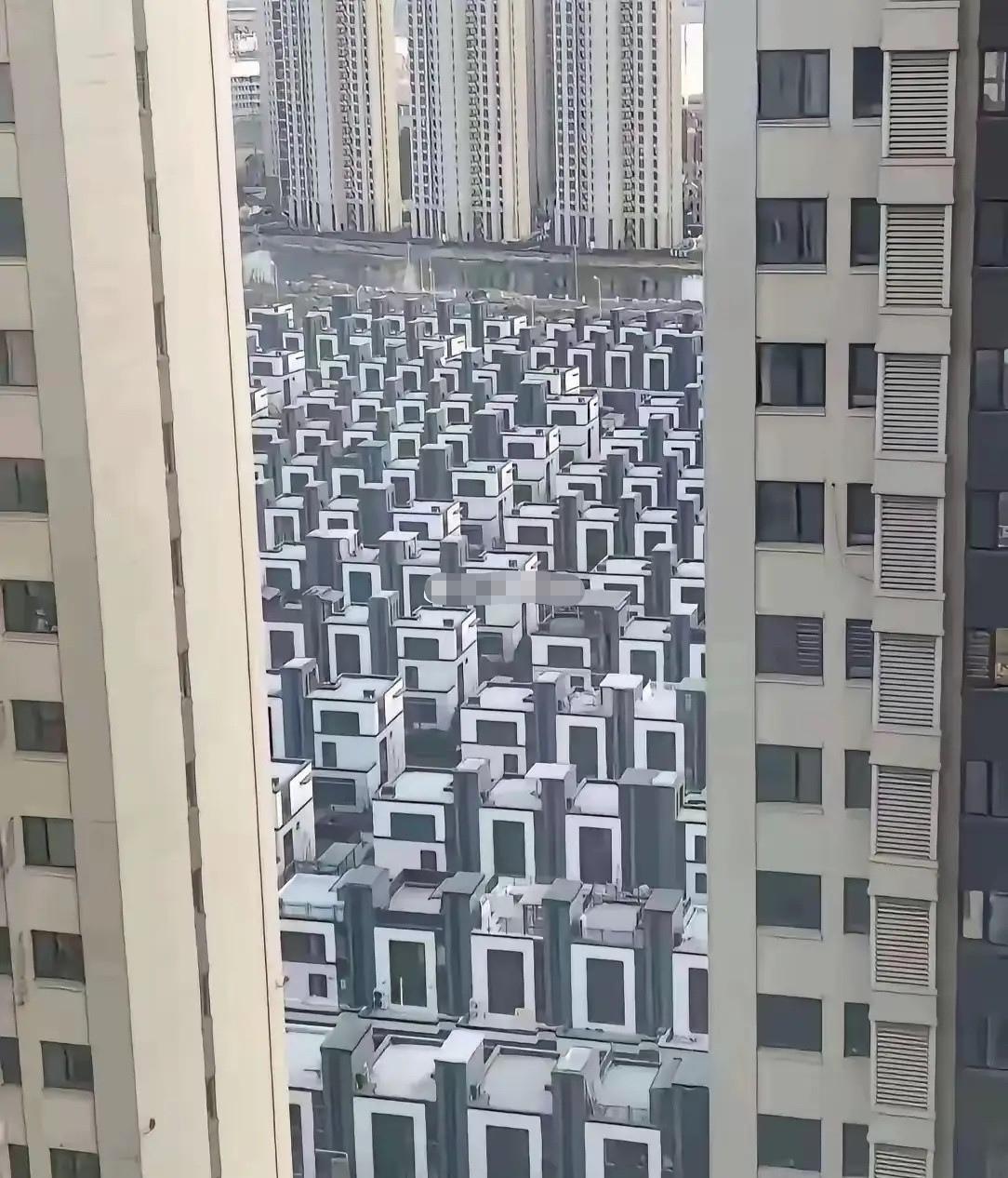 既然这个帖子推送给你，说明你博学多才
那就请你给这个小区取个霸气的名字[赞]
.