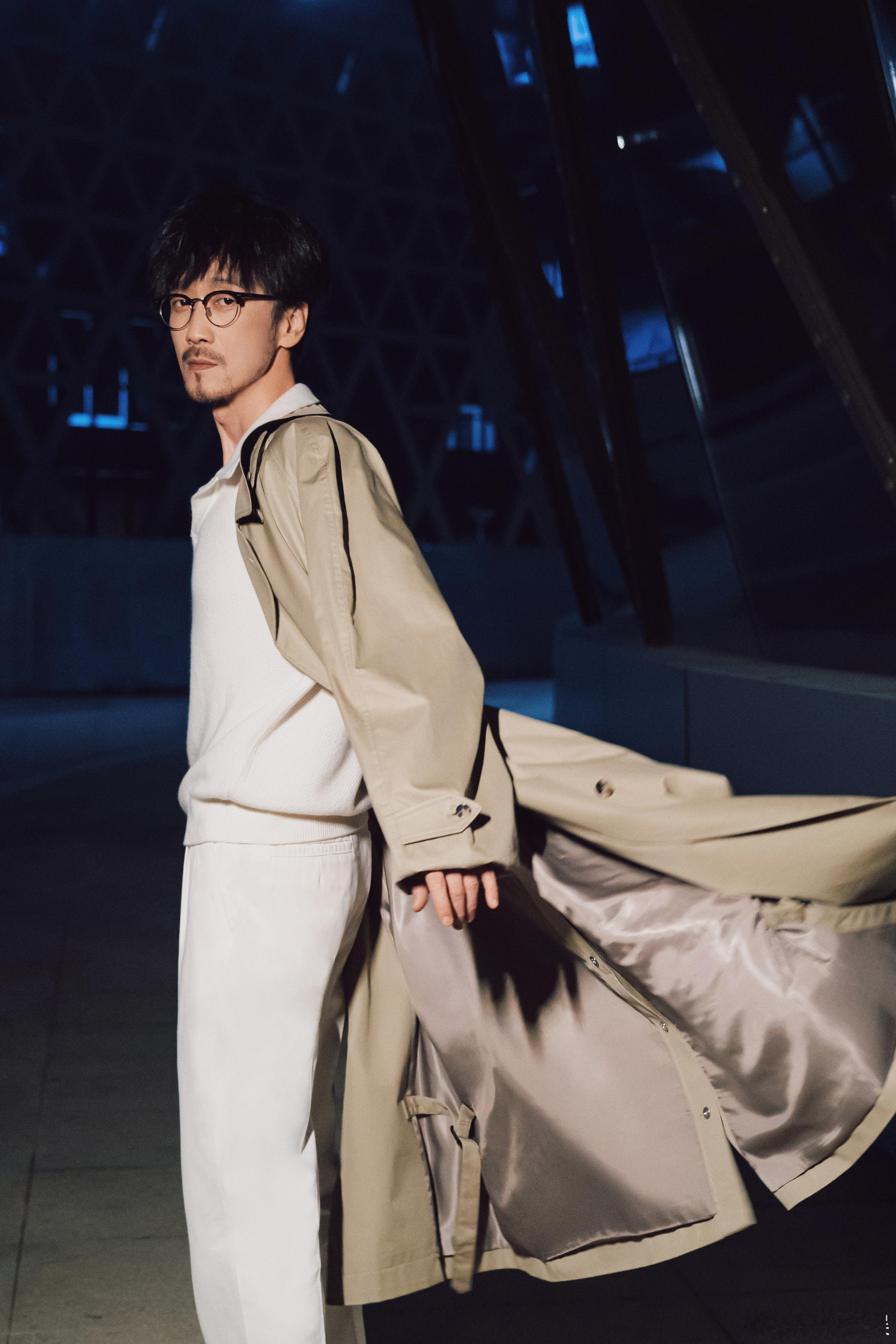 周传雄 给我干千禧年来了  周传雄最美的夜跨年表演杀疯了，开场《黄昏》，结尾众星