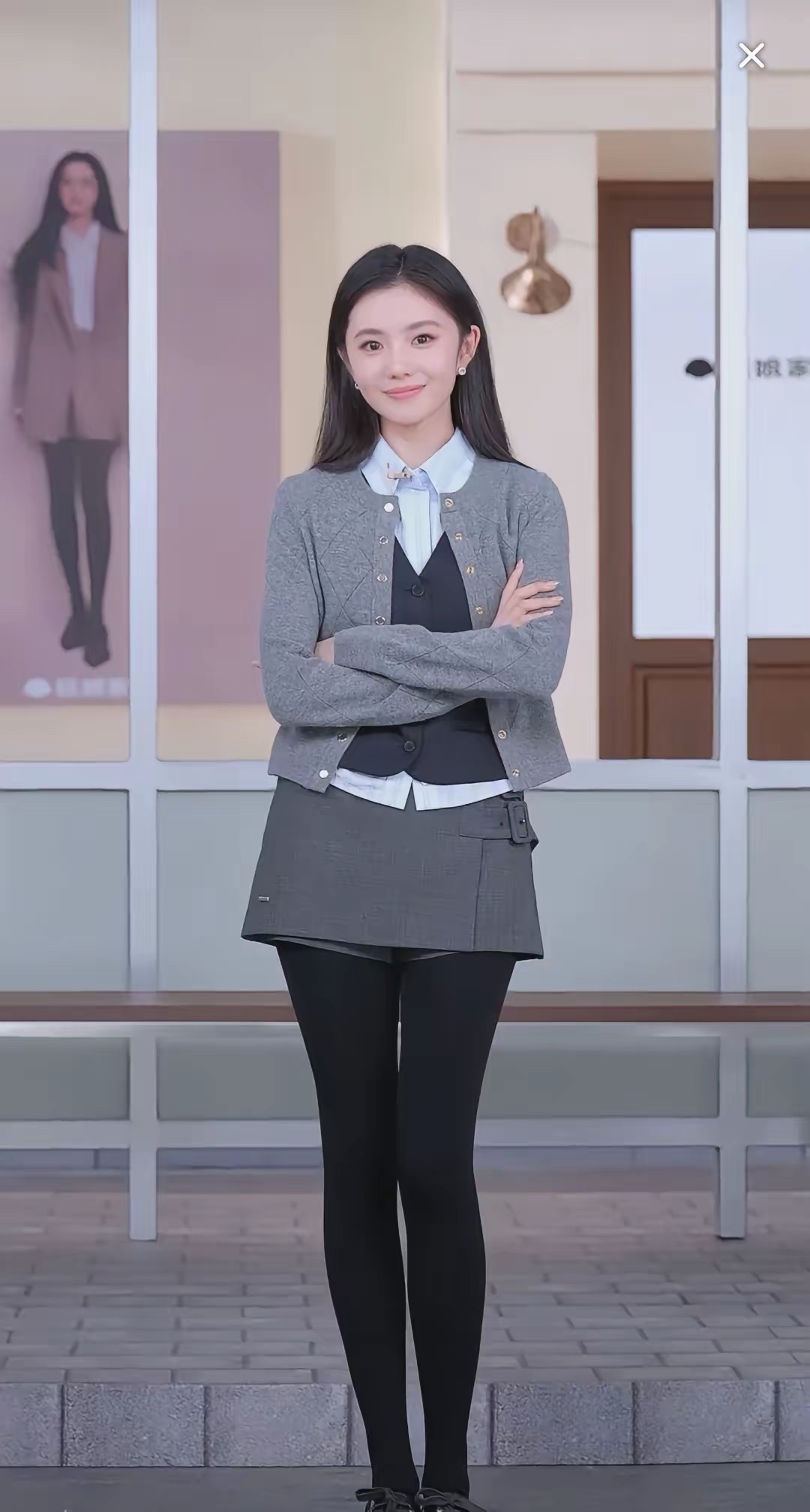 浩存三连拍…这大长腿…腕线过裆好伟大 ​​​