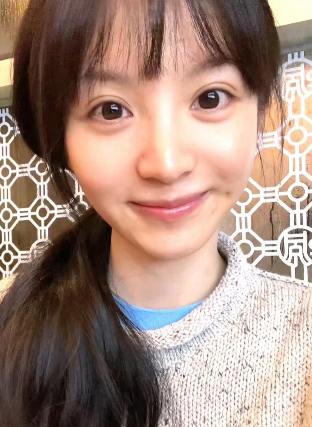 素颜小田就这样萌萌地看着你👀 