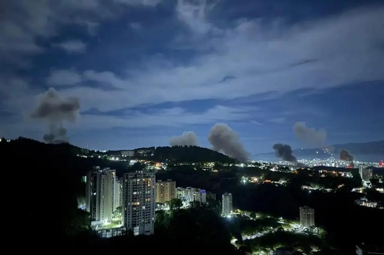 美国对委内瑞拉发动军事入侵，对委内瑞拉各地军事目标进行了一系列空袭，包括蒂乌纳堡