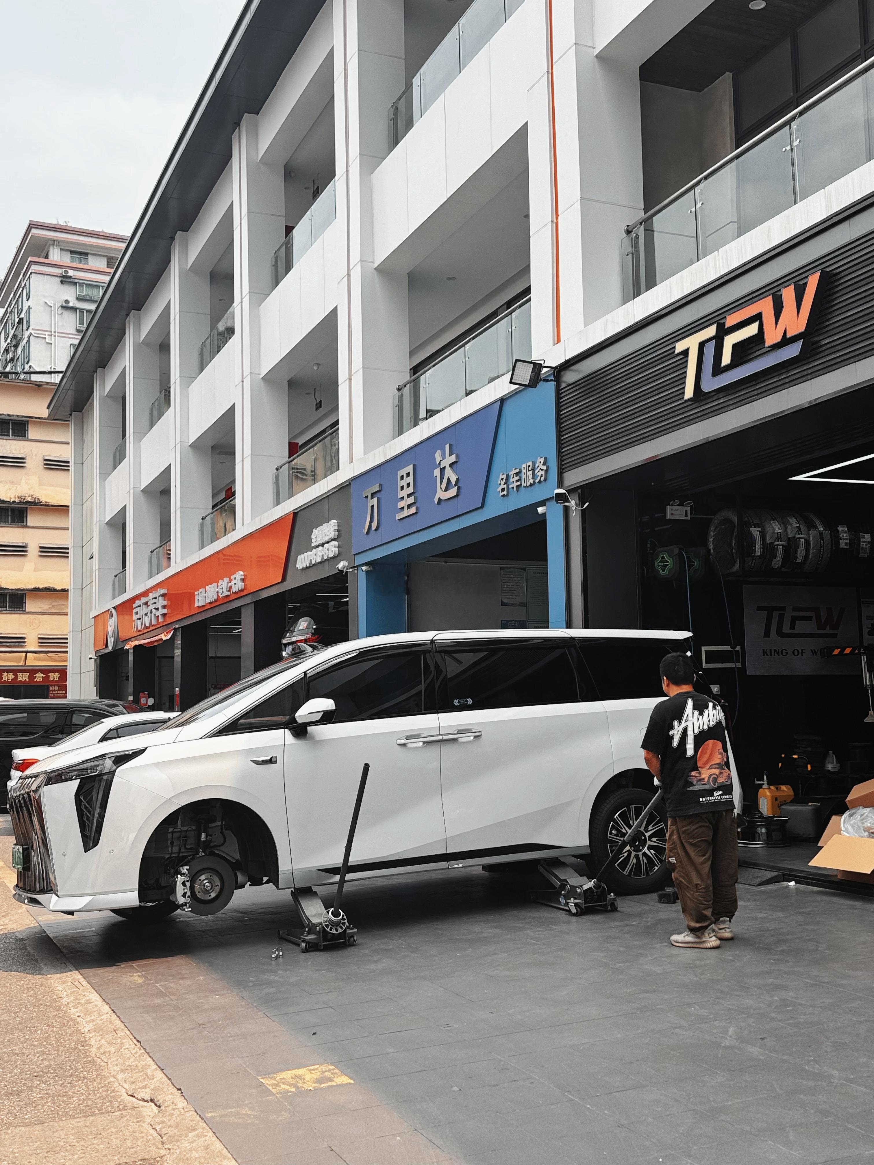 传祺 M8 ，开工换新鞋 ！