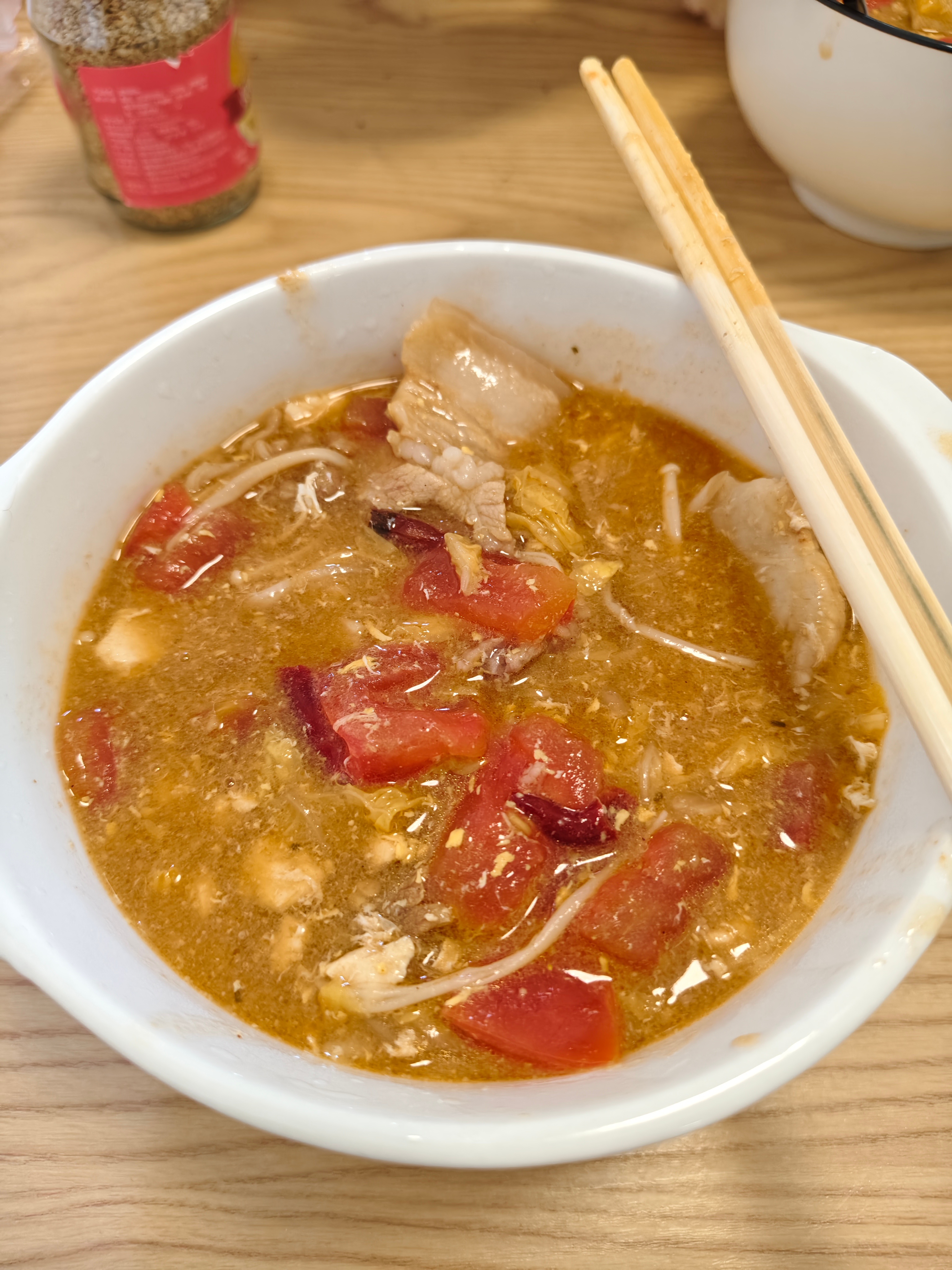 每日一餐分享  酸辣鸡蛋汤，做出了猪食的感觉，还很腥。 