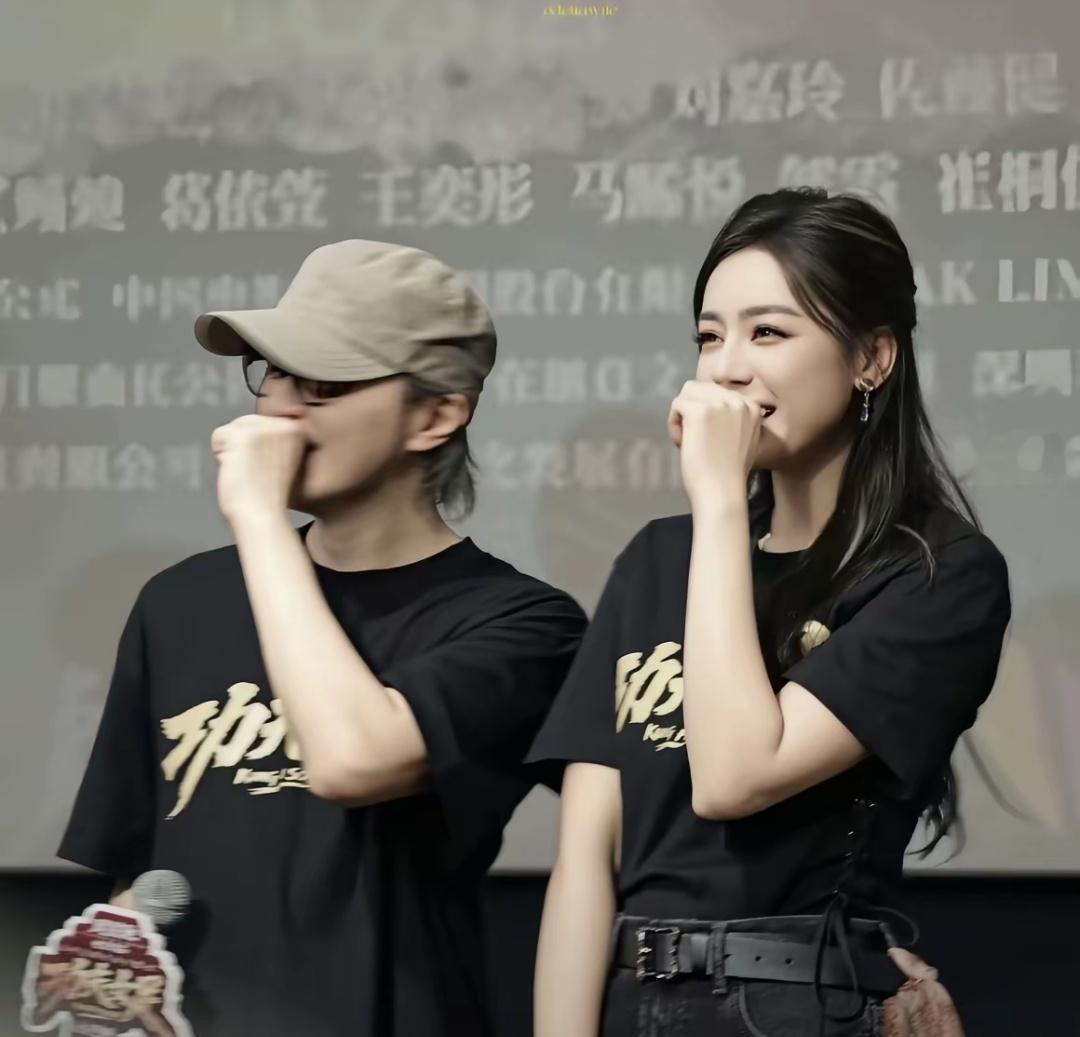周星驰评价迪丽热巴:“我还记得在拍的时候 这些都是你自己做的 所有都是热巴自由发