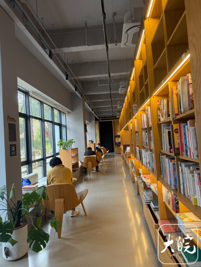 #合肥长江和集书店4月26日闭店#【#世界读书日3天后合肥最美书店关门#】位于合