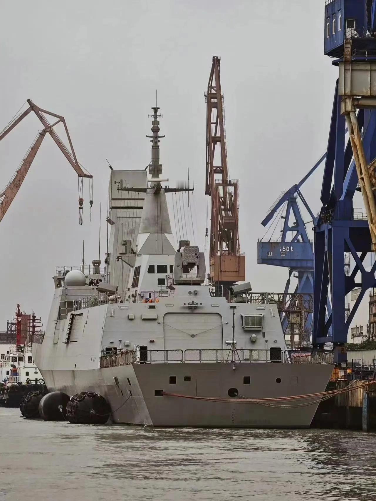 打过导弹了，054B已经进行过海试的最后科目，马上服役。

从返回船厂的054B