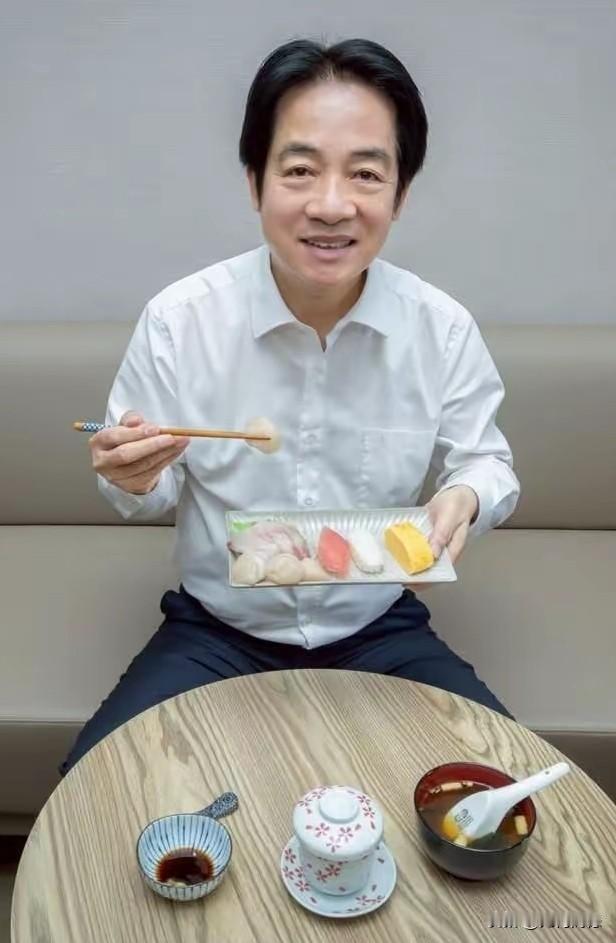 赖皮子吃寿司，全力支持小日子，这家伙按照这个节奏来，用一句歇后语来形容，日本娘们