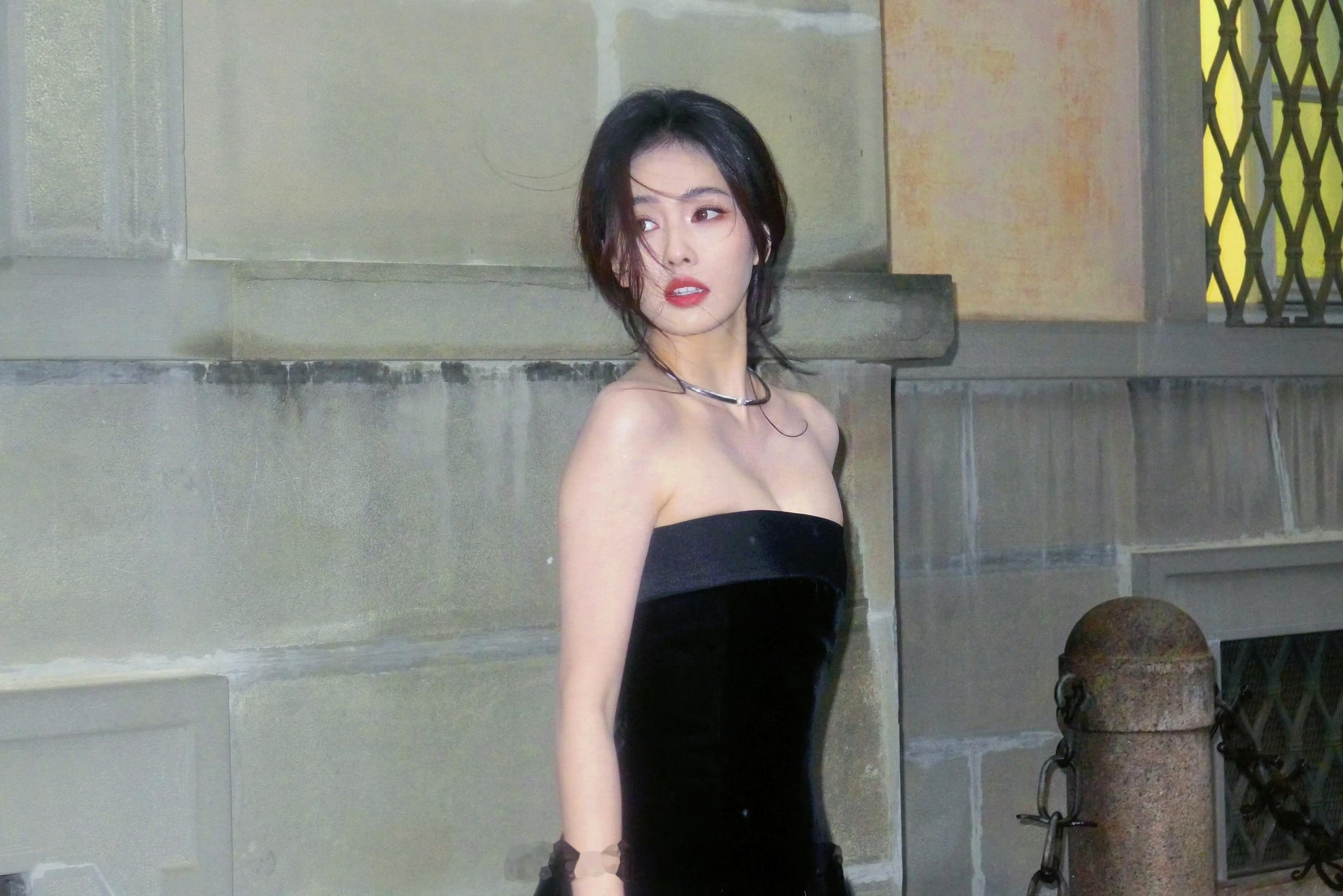 白鹿米兰大片抖落👏太美啦 ​​​