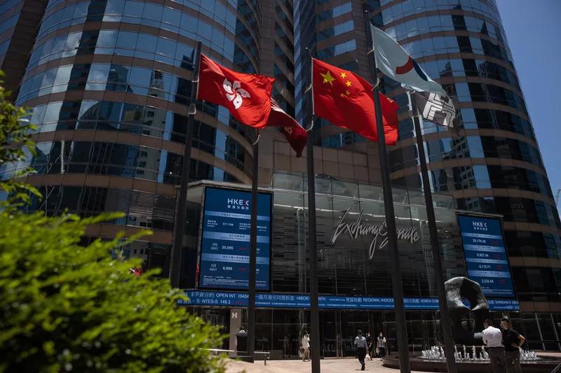 对咱们的股民而言，这个五一长假是过去十年最好的一个五一长假，就在咱们休假的时候，