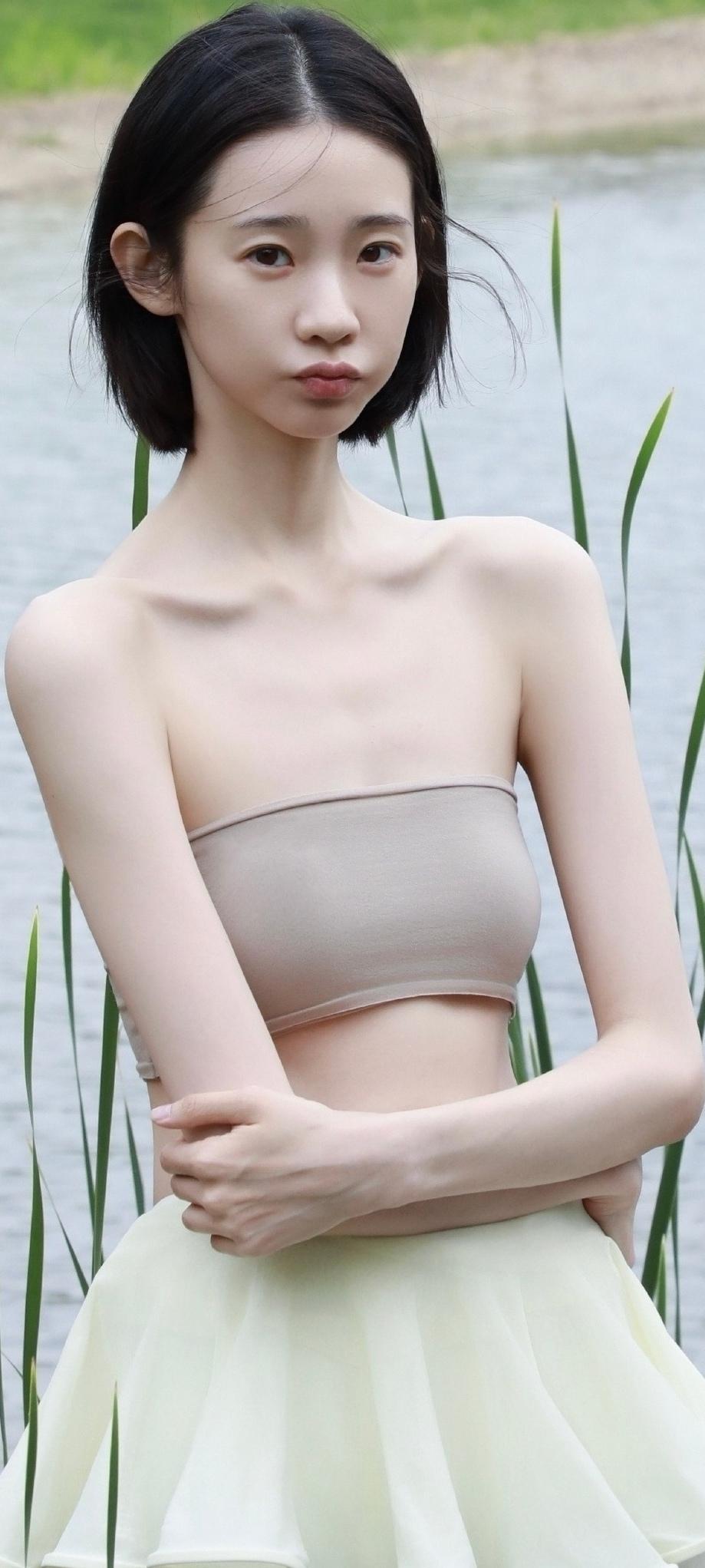 张艺凡这也太瘦了吧！一眼沦陷的神级美图 张艺凡写真 哪款身材是你的理想型? 女性