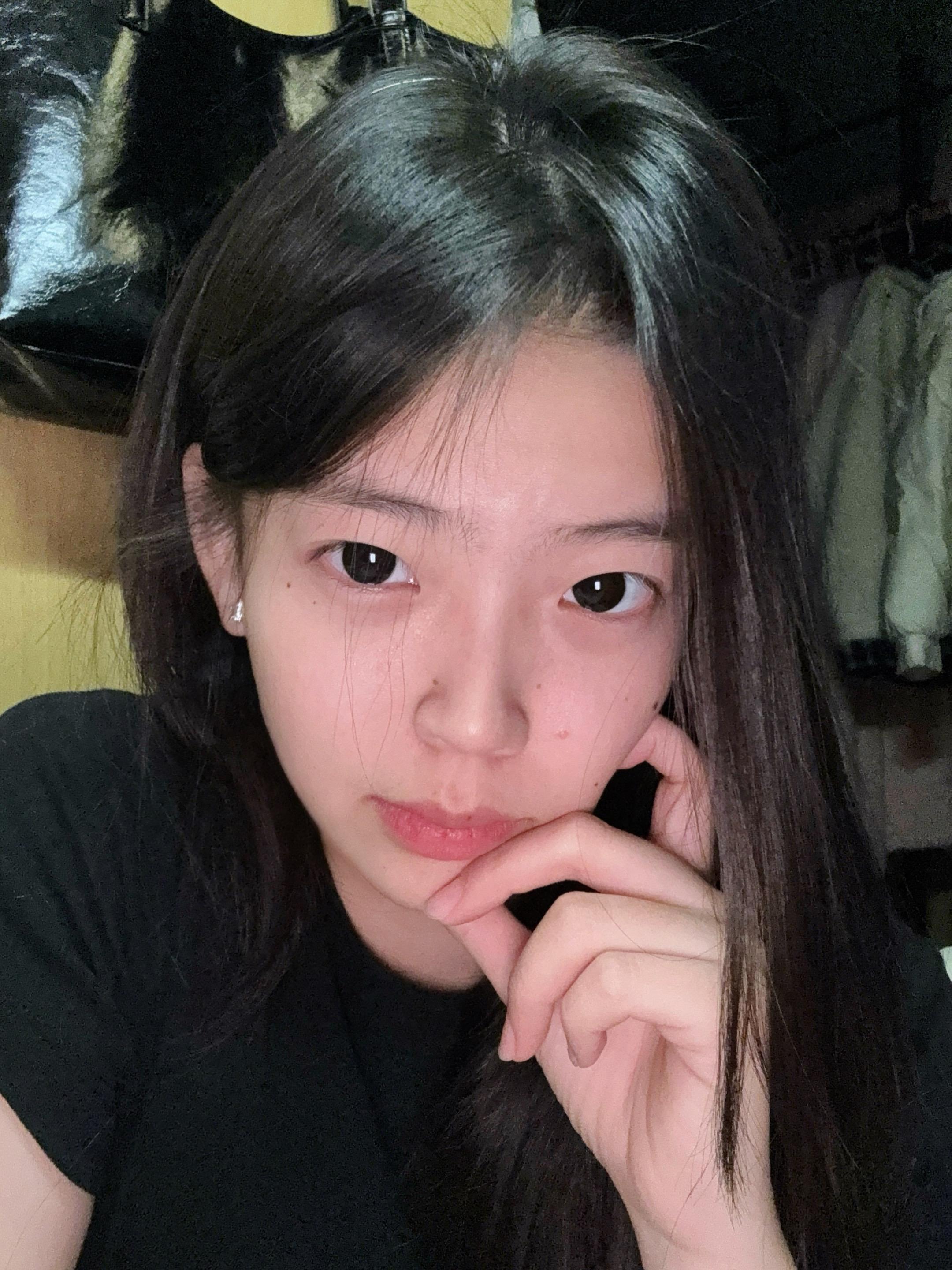 一直以为自己是忧郁冷萌厌世脸 后来才发现只是无精打采的屌丝脸