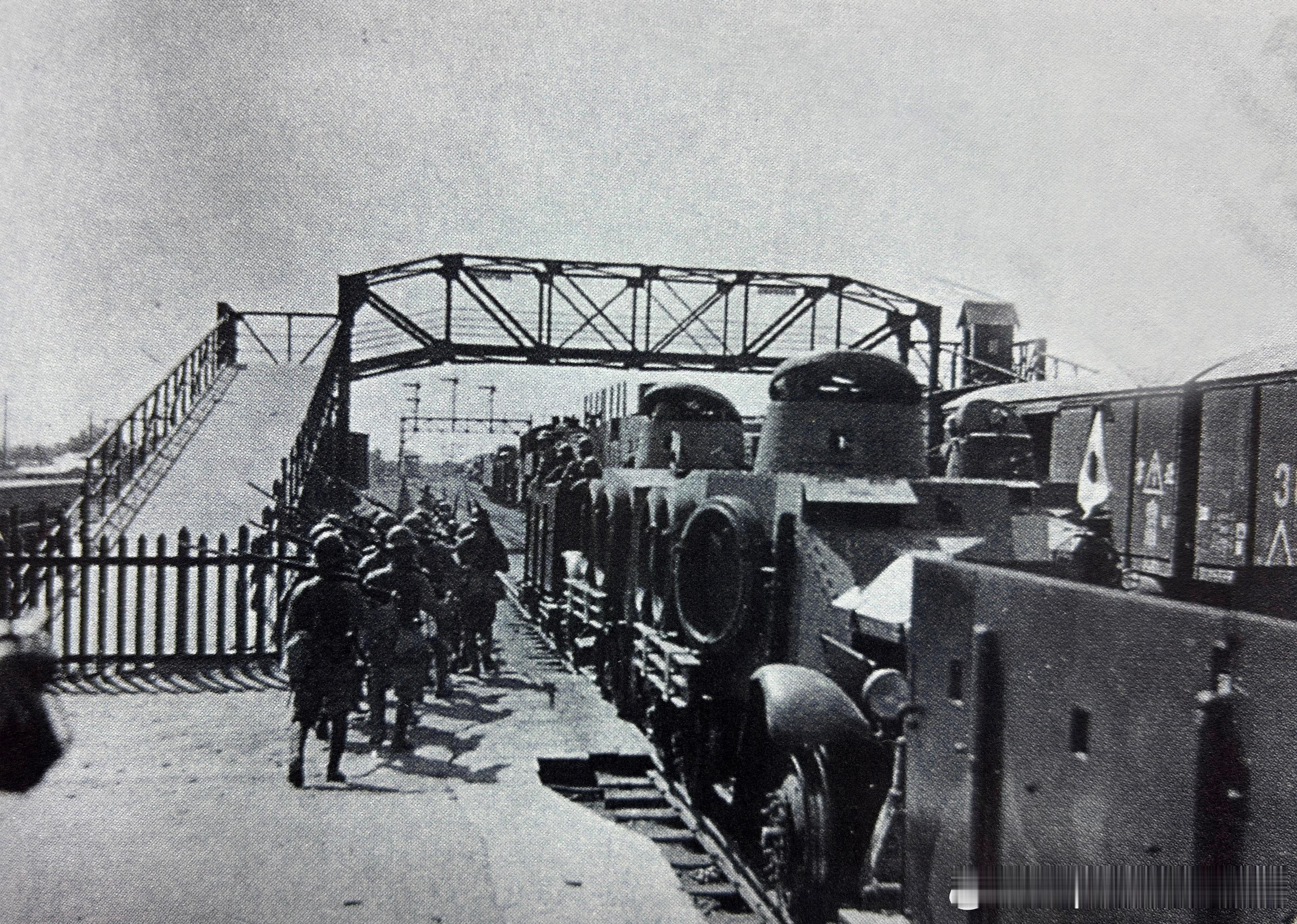 1937年7月停靠在廊坊火车站的日军装甲车军事历史全触达 ​​​