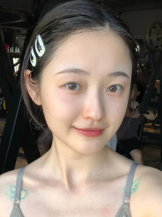 自律且自由的30岁美少女