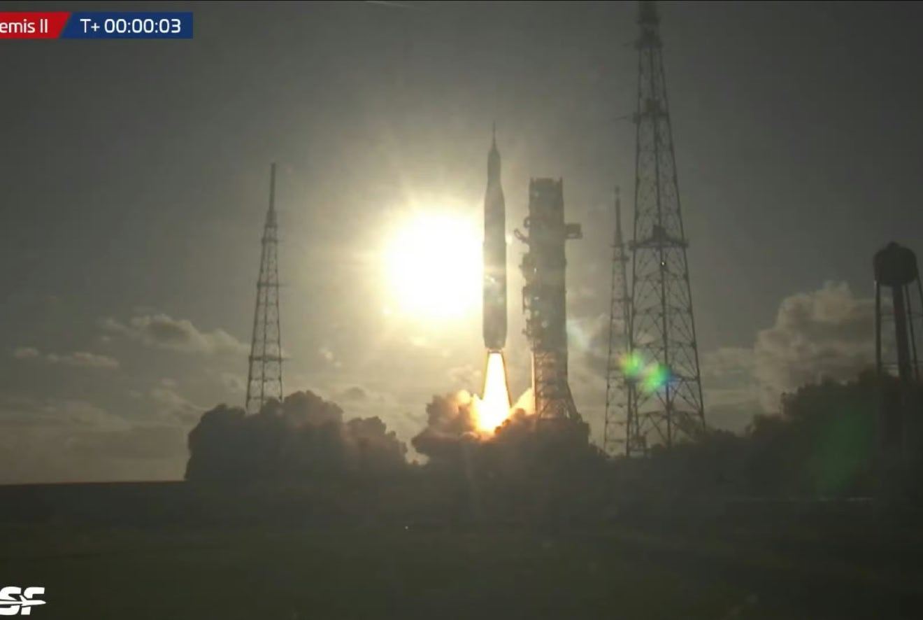 阿尔忒弥斯2号航天  发射！美国🇺🇸 载人掠月月球轨道发射任务。 