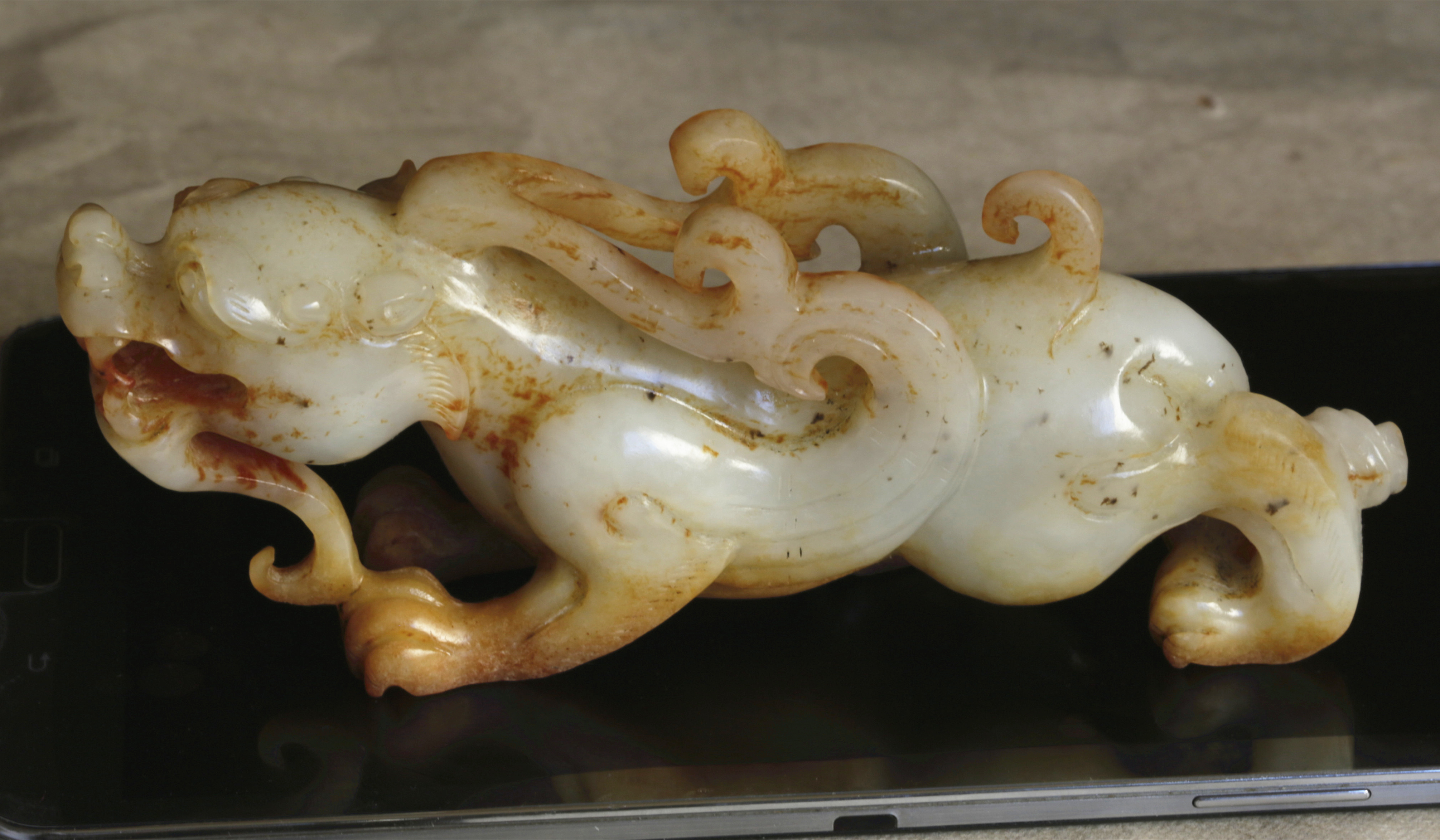 汉 . 和田白玉瑞兽摆件一件尺寸：重494.8克，长166.8MM，个68MM，