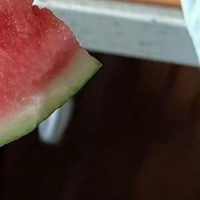 时间因祝福而流光溢彩，空气因祝福而芬芳袭人，心情因祝福而花开灿烂，当您打开信息时