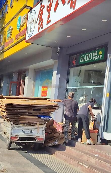 她说她家没有预制菜，我信了 