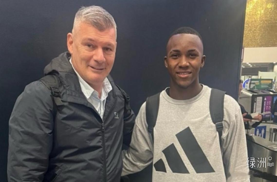 好体育独家消息，17岁哥伦比亚中场克里斯蒂安-奥罗斯科已出发前往英格兰，他将与曼