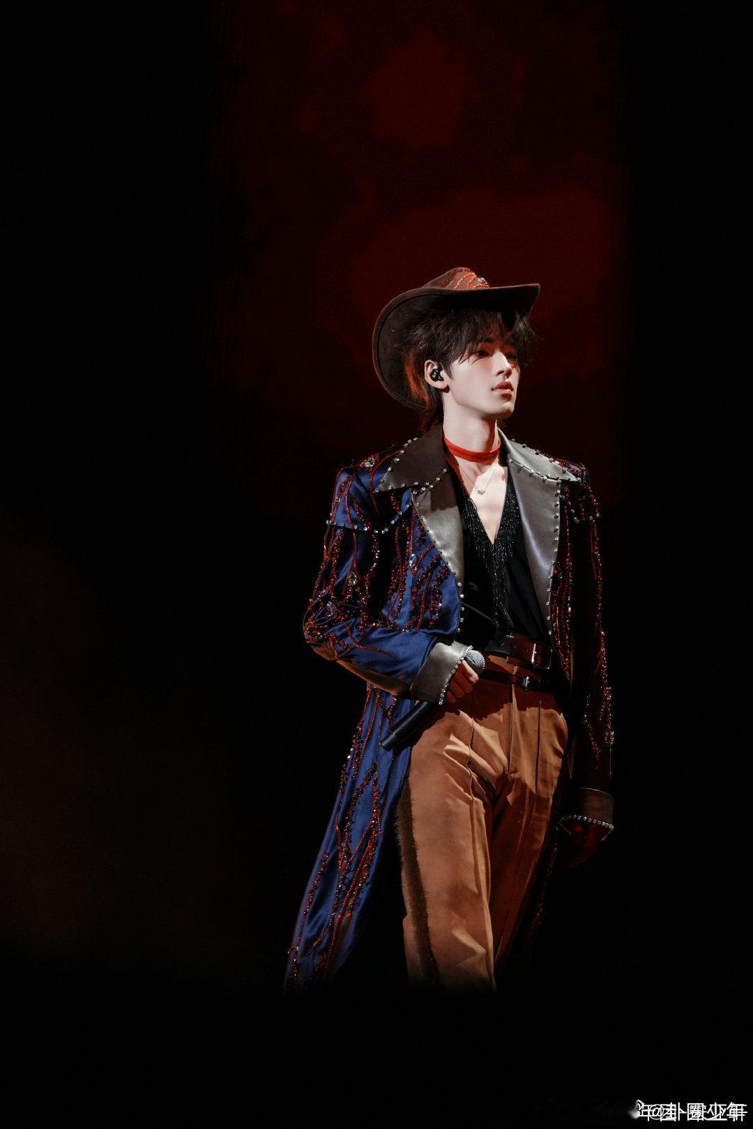 宋亚轩西部牛仔套装宋亚轩西部风造型  谁被宋亚轩的西部风造型戳中了？经典牛仔元素