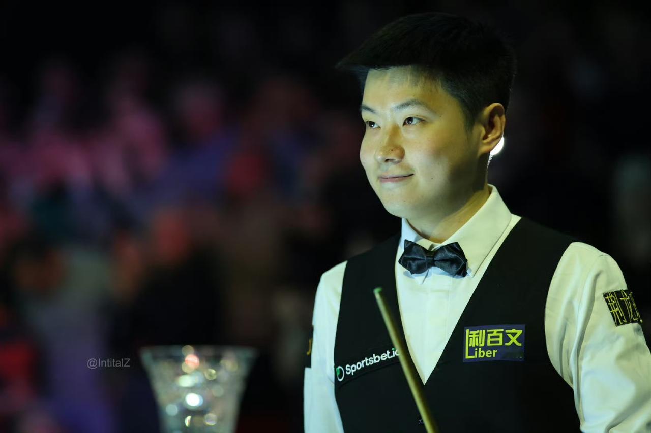 哇哈！斯诺克奖金果然丰厚啊！赵心童斩获锦标赛冠军，收获了15万英镑。再加上前边刚