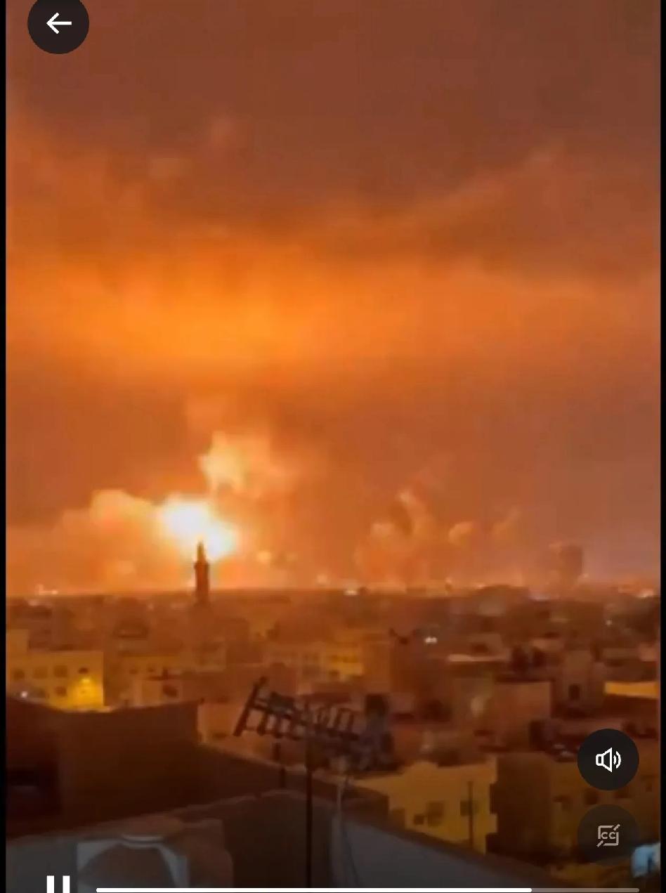 昨晚，以色列第二大城市特拉维夫下起了导弹雨！
事实证明，以色列的拦截导弹已经枯竭