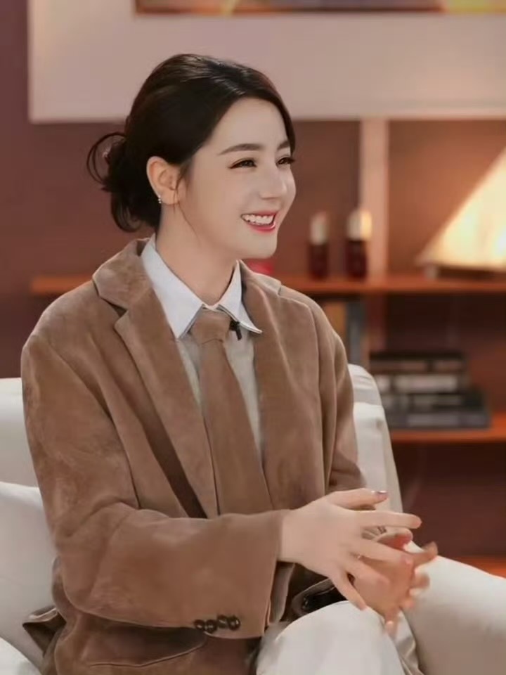 迪丽热巴钰珑 dlrb 迪丽热巴功夫女足 dlrb 迪丽热巴卫蓝“以前做事会想到