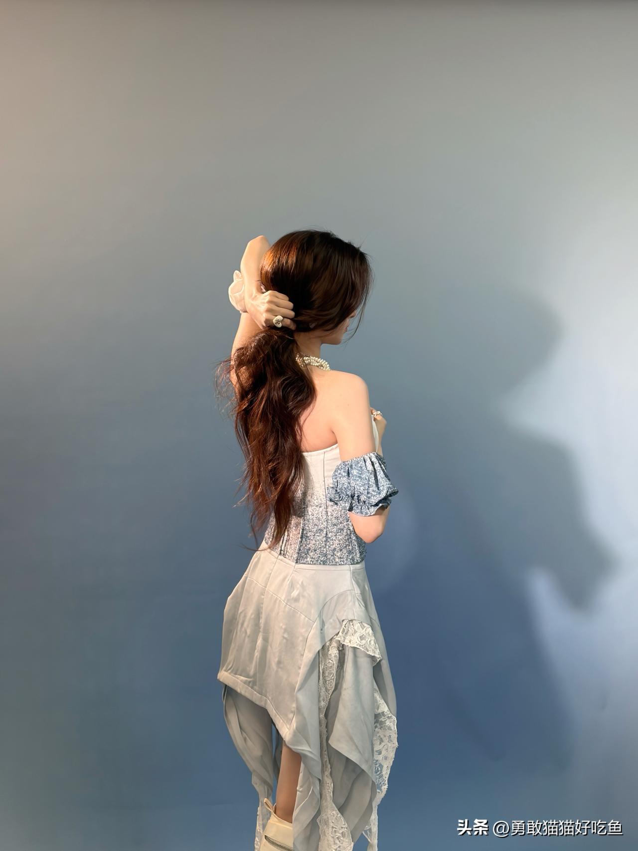 王怡人分享图片