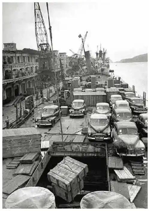 1949 年，老蒋带着 400 万两黄金来到了台湾，400 万两也就是 125 