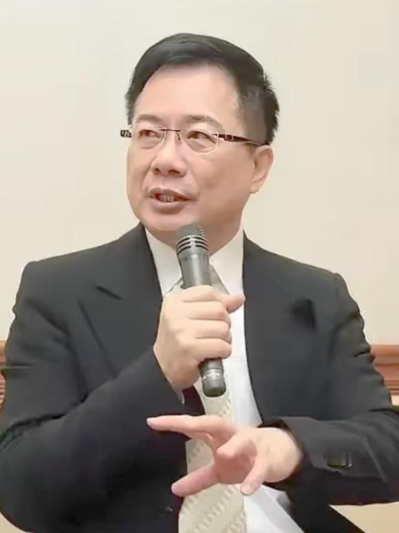 蔡正元说：雄而不霸的结果，注定在国际上是不会有真正朋友的。因为不霸者没人怕，没人