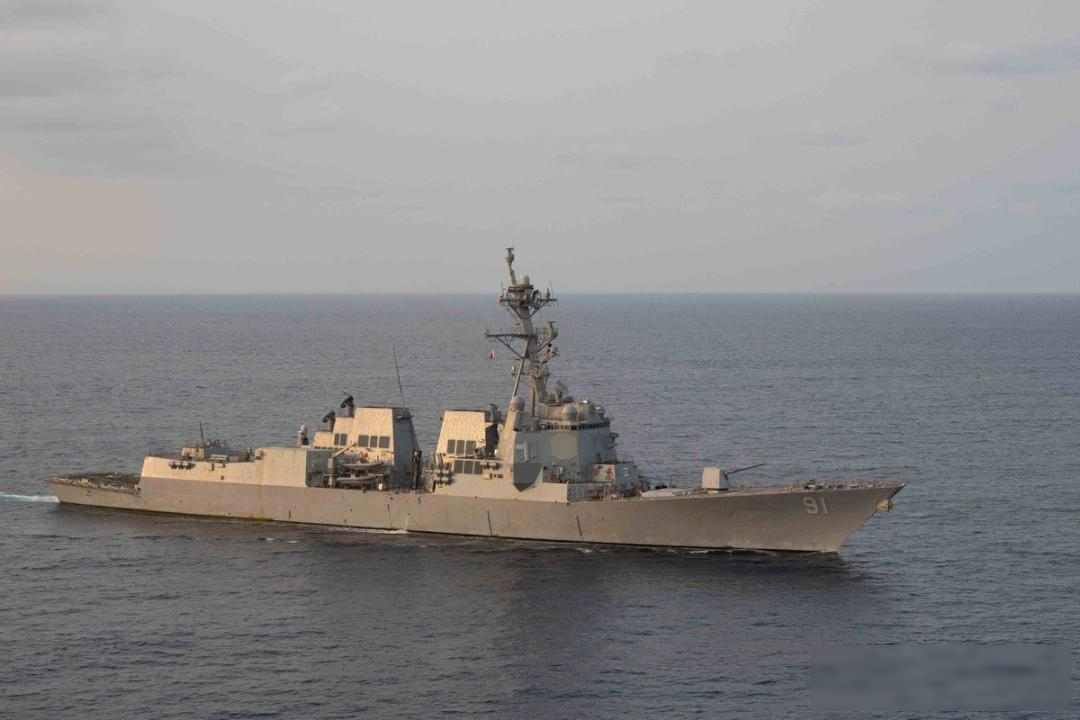 霍尔木兹海峡堵了，美伊互说对方撒谎，船东不敢动了

4月17日，伊朗革命卫队海军