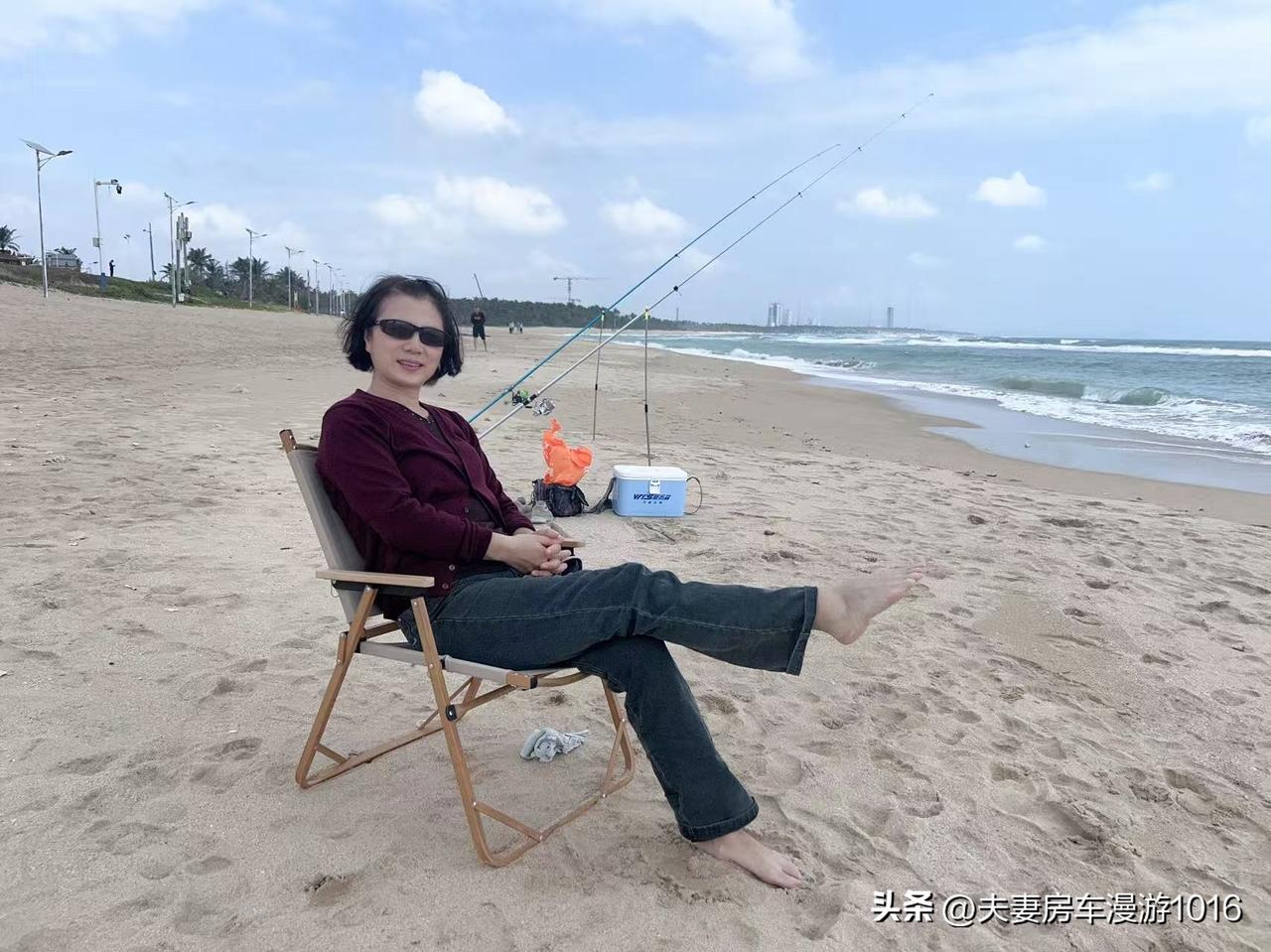 几天前，一位新疆粉丝朋友说，他自驾到海南，4天就把海南环岛旅游公路跑完了，和新疆