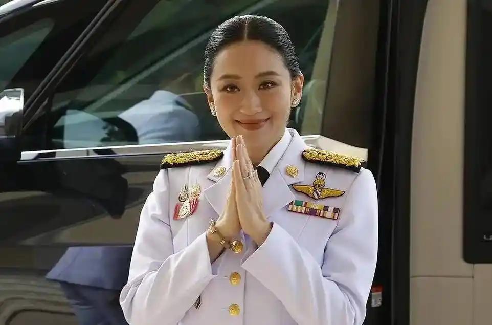 柬埔寨首相洪玛奈重大宣布！洪玛奈2日表示，柬埔寨已正式通知泰国和联合国秘书长，启