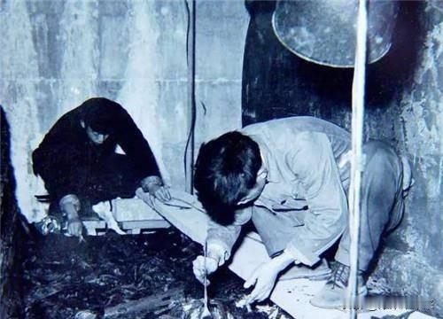1957年5月，北京昌平天寿山，定陵地宫的金刚墙被拆开一道梯形缺口。封存了337